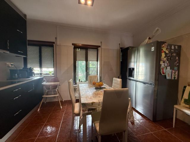 Para Venda Excelente apartamento T3 com Garagem Box e Amplo Sótão
