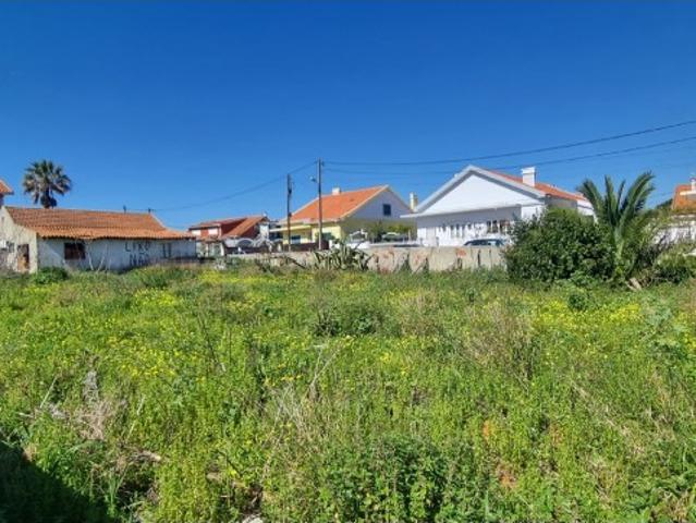 Terreno urbano de 977 m² Charneca de Caparica Almada
