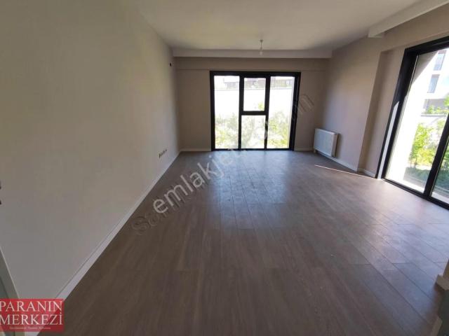 Para'dan Acil! Üsküdar Kiralıztepe'de Büyük Çamlıca'ya Komşu 2+1