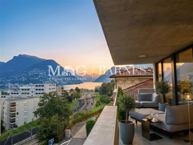 Paradies Halb Penthouse mit Terrasse mit Blick auf den See – 2. Wohnsitz