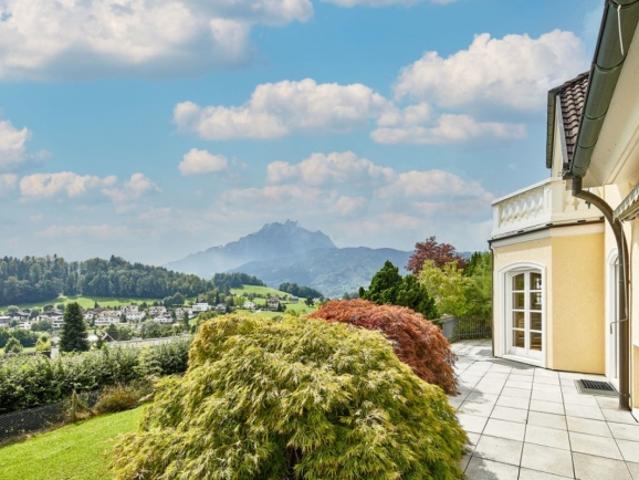 Paradiesisches Versteck: Ihre Villa mit maximaler Privatsphäre