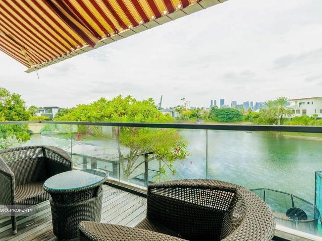 Paradise Island D4, Detached