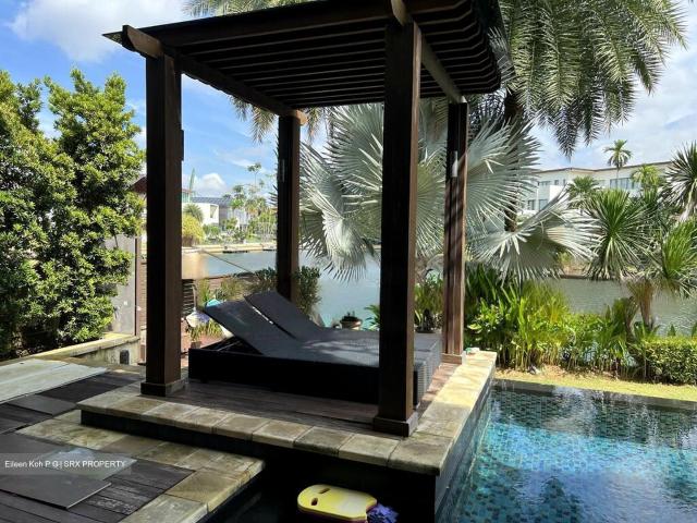 Paradise Island D4, Detached