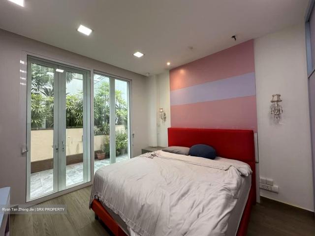 Paradise Island D4, Detached