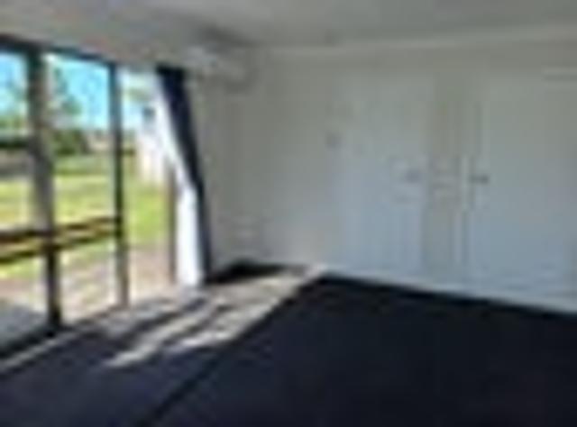 Parakai, Studio, $345 pw