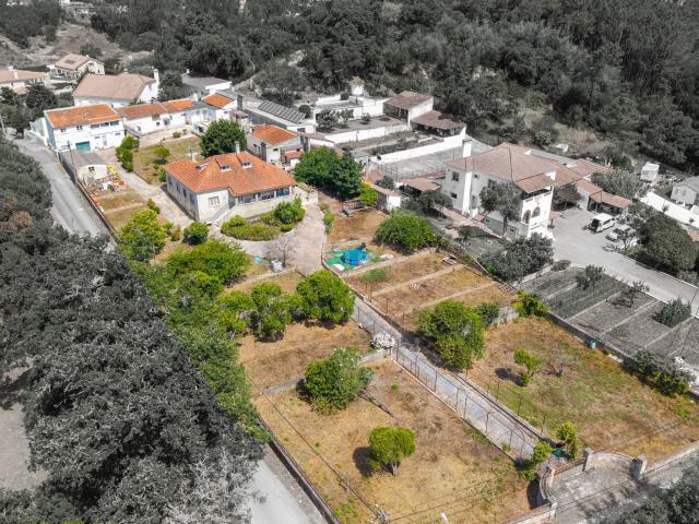Paraíso dentro da Cidade Moradia com Terreno 3400m2 Quinta das Papoilas – Algueirão Mem Martins