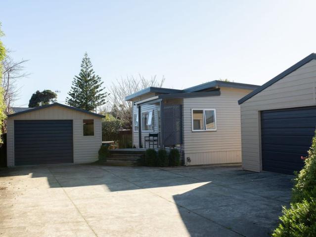 paraparaumu, 2 bedrooms