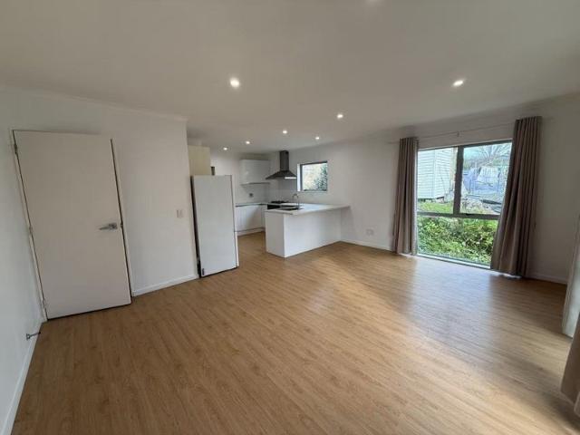 paraparaumu, 2 bedrooms