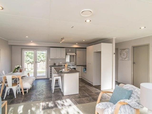 paraparaumu, 3 bedrooms