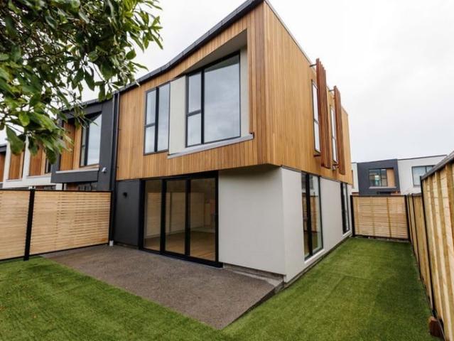 paraparaumu, 3 bedrooms