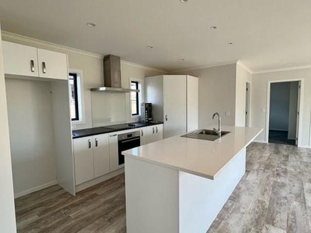 paraparaumu, 3 bedrooms