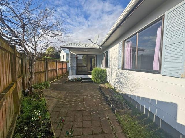 paraparaumu, 3 bedrooms