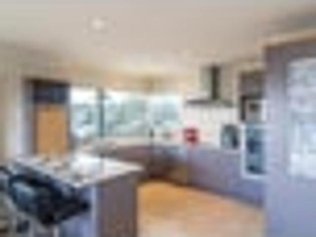 Paraparaumu Beach, 5 bedrooms, $950 pw