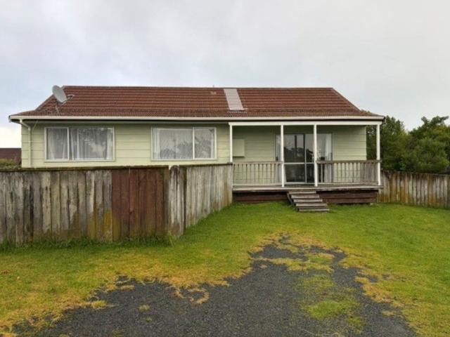 paraparaumu beach, 3 bedrooms