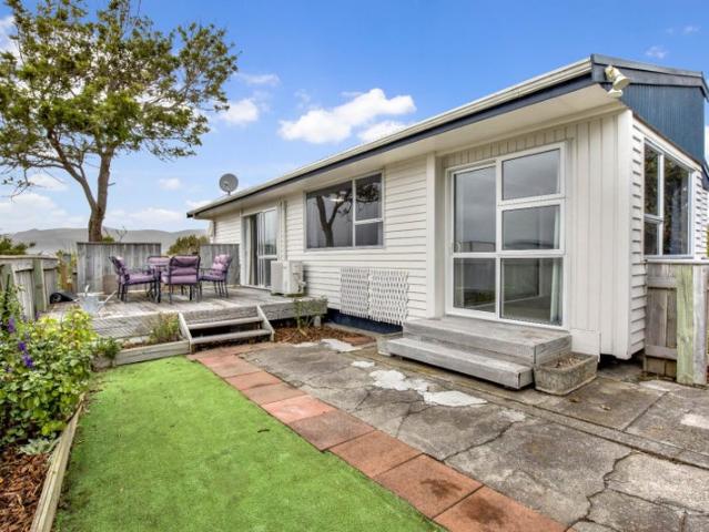 paraparaumu beach, 3 bedrooms