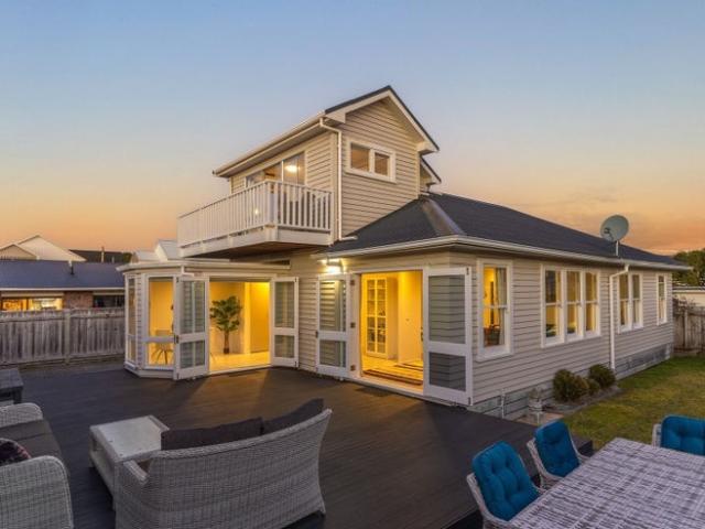 paraparaumu beach, 3 bedrooms