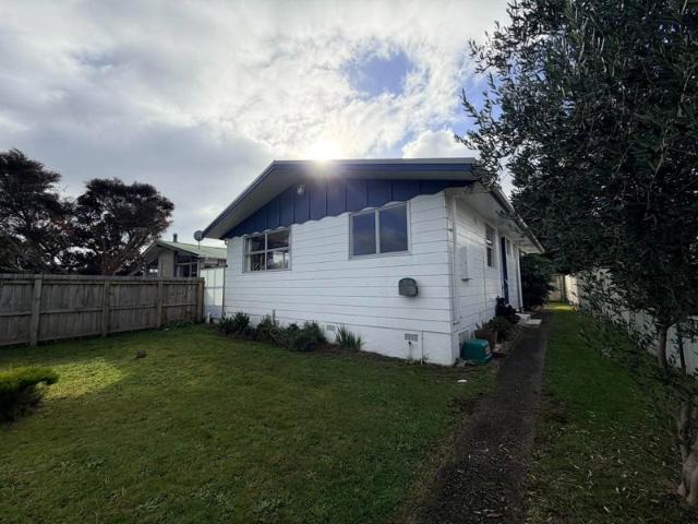 paraparaumu beach, 3 bedrooms