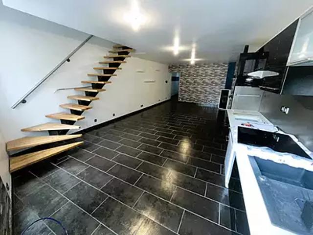 Paray le Monial 71600 Location appartement 4 pièces t4 au dernier étage cave