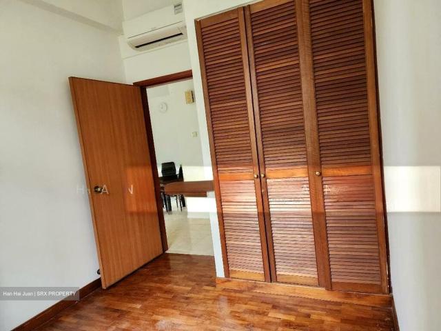 Parbury Hill Condominium D16, Condominium