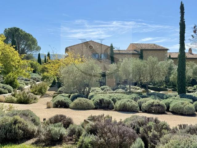 PARC NATUREL DES ALPILLES / DOMAINE D’EXCEPTION EN PROVENCE