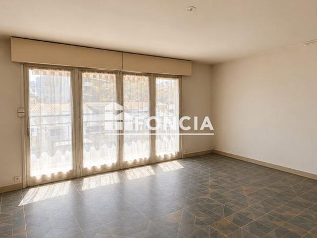 Parc Bordelais / Primerose: 79 m² traversants, 2 balcons, exposition sud et fort potentiel de valorisation