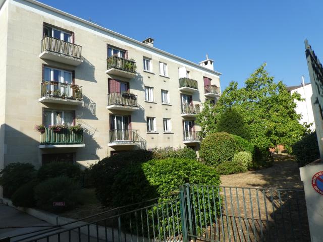 PARC DE ST MAUR 8mn RER 2 av du MIDI CALME ET VERDURE