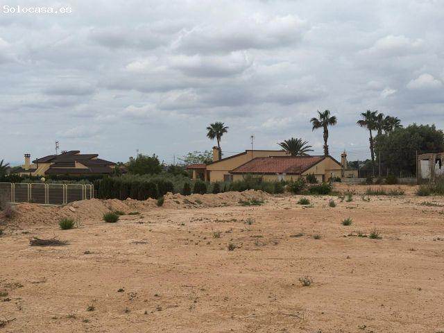 Parcela muy bien situada a la venta