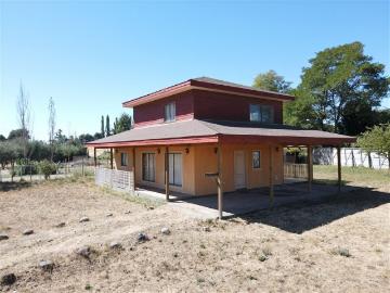 Parcela Agrícola con gran casa, quincho, galpón camino a Pinto