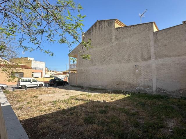 Parcela céntrica en la Cava para construcción de casa