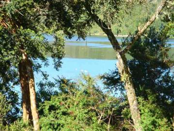 Parcela con 125m2 construidos y derechos de agua