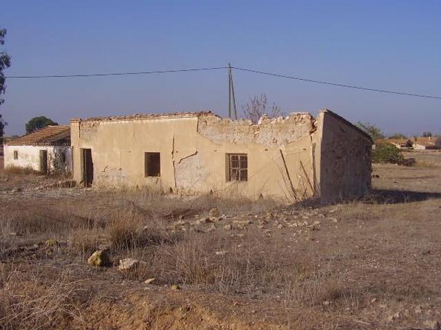 PARCELA CON VIVIENDA EN PURIAS 28.000 M2