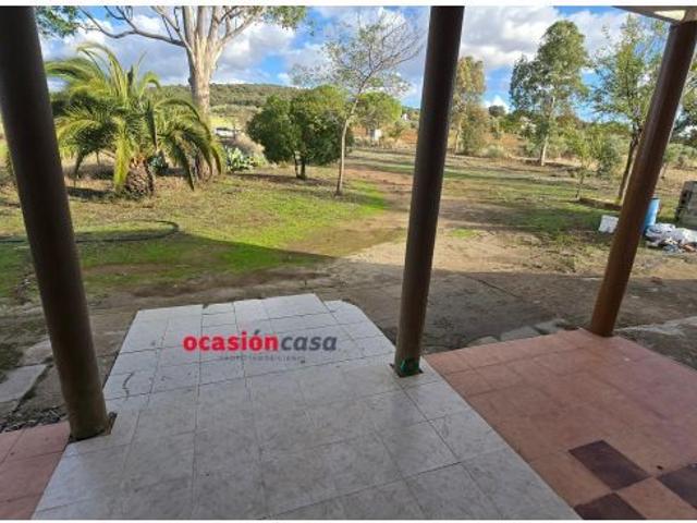 PARCELA CON CASA Y ALBERCA A LA VENTA