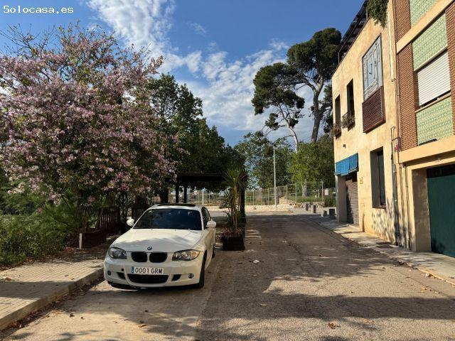 PARCELA CON FACHADA A DOS CALLES PARA CONSTRUIR