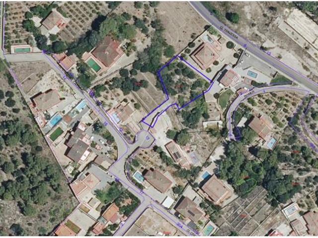 PARCELA DE 1.157M2 URBANA CON POSIBILIDAD DE CONSTRUIR VILLA MODERNA