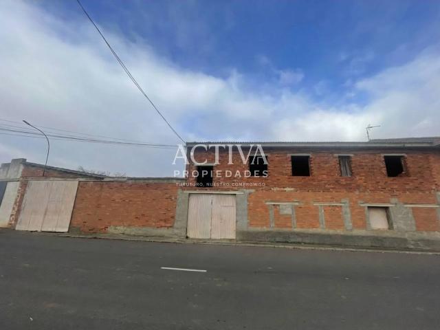 Parcela de 668 m² con edificación en Laguna de Negrillos – Excelente acceso y vistas abiertas