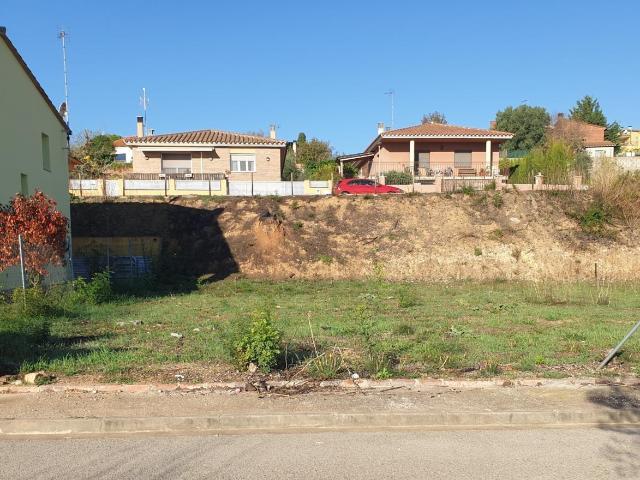 Parcela edificable de 424 m2 en la urbanización Les Roques, Calabuig, Bascara