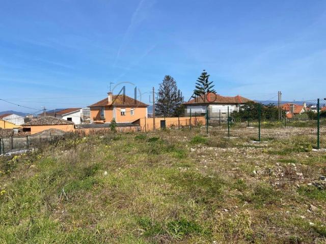 Parcela edificable de 500 m2 en Coruxo