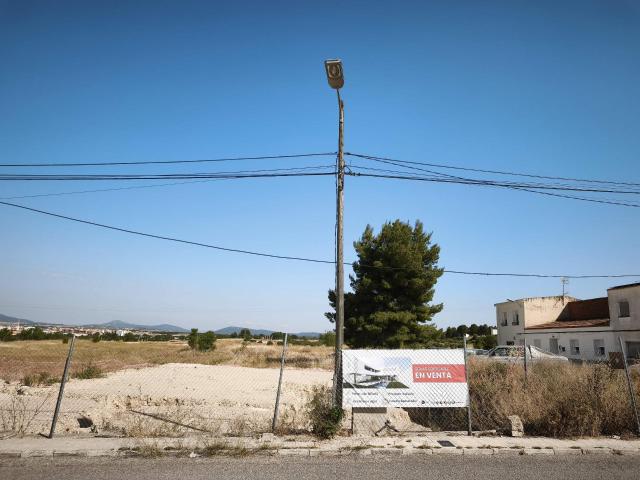 PARCELA EN CASCO URBANO DE 600 M2 DISPONE DE PROYECTO Y LICENCIA DE OBRA