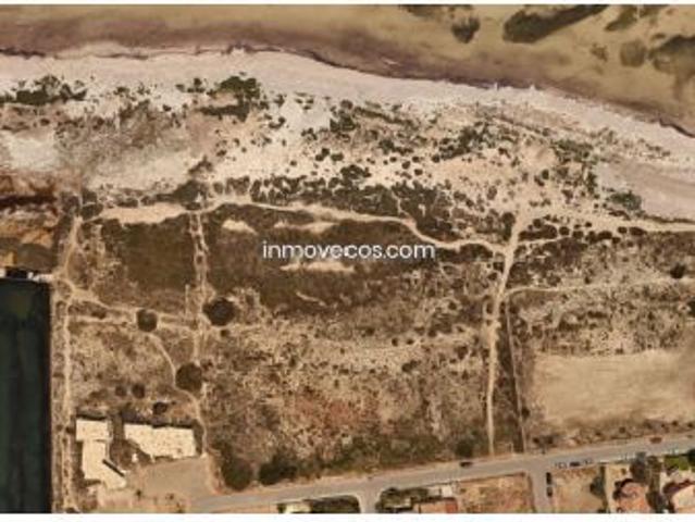 Parcela en la zona exclusiva de Veneziola en el kilómetro 19 de La Manga del Mar Menor