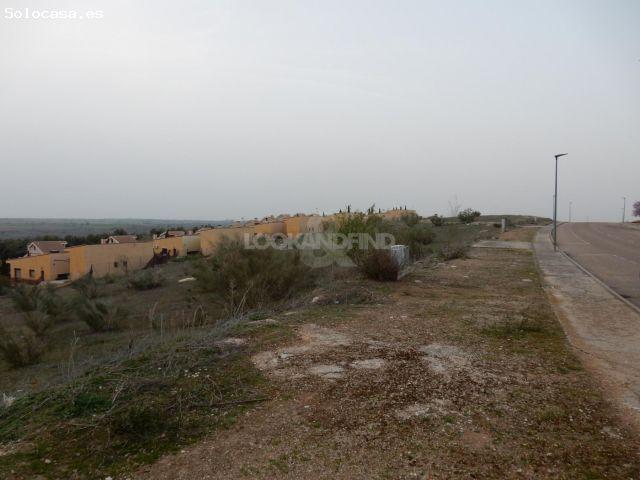 PARCELA EN LAYOS