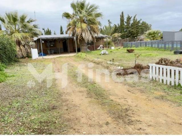 PARCELA EN LOS MOLARES – 900 m2 | Agua de pozo comunitaria | Piscina | Casa de madera | 59.900 €