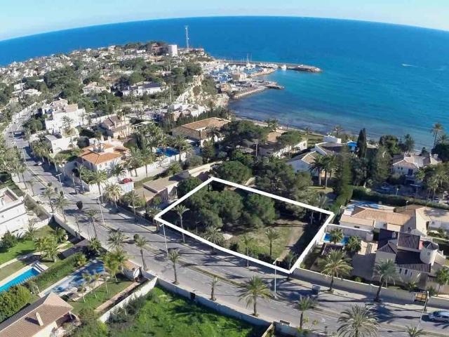 Parcela en segunda línea del mar a poca distancia de las playas de Cabo Roig