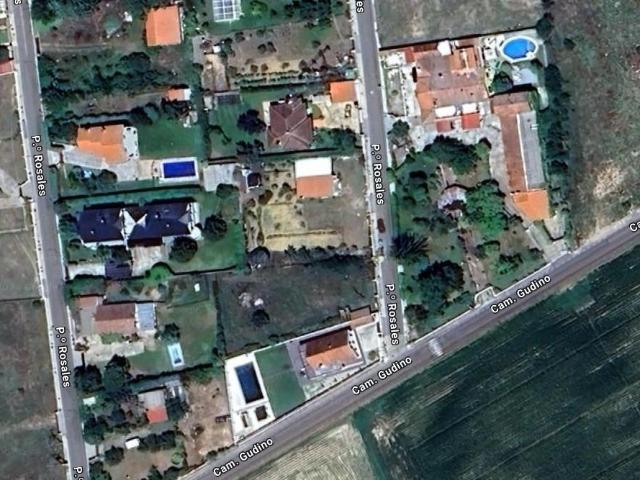PARCELA EN URB. LOS ROSALES