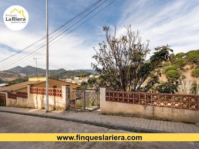 PARCELA EN URBANIZACION PROXIMA AL PUEBLO