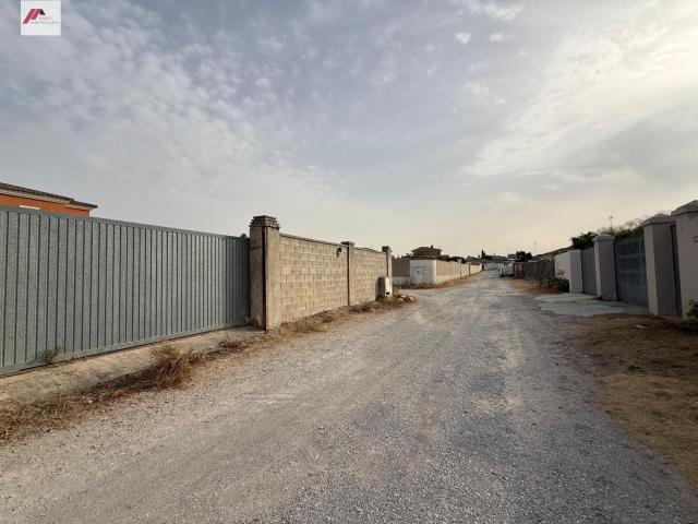 Parcela en venta de 653 m2 en la zona de Cuatro Pinos