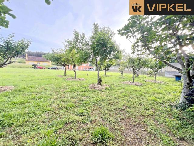 Parcela en venta en Ordes La Coruña