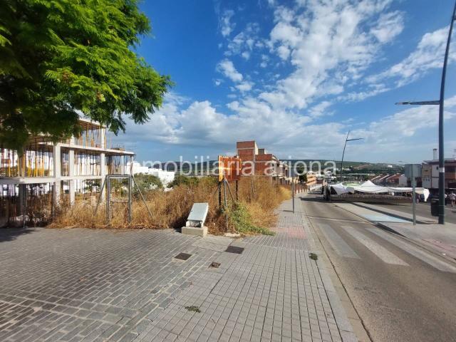 Parcela en venta en Lucena