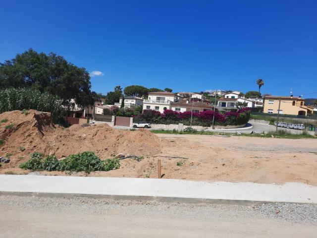 Parcela en venta en la entrada de la Urbanización Mas Pere de Calonge