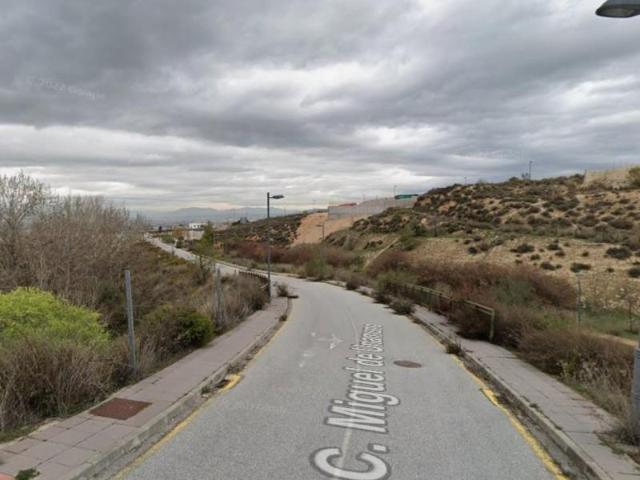 Parcela en venta en Zubia, P 12