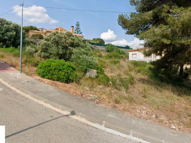 Parcela esquinera urbana en Urbanización Montmar, Calafell